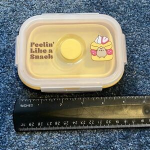 Pusheen Cute Snack-Themed Silicone Food Container - Yellow